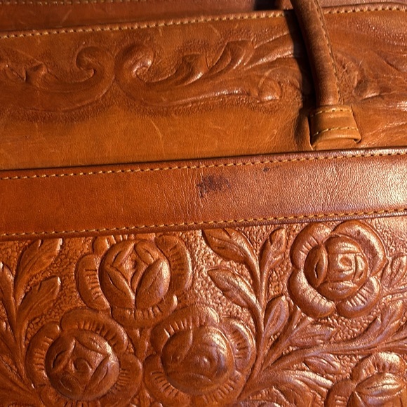 Vintage Embossed Leather Bag - Picture 10 of 10